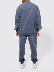 Vêtements de sport personnalisés OEM pour hommes : Ensemble de survêtement délavé au soleil avec sweat-shirt à col rond et pantalon de jogging pour la course - Product Image 4