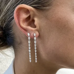 Boucles d'oreilles en diamant poire 4,25 carats, cultivé en laboratoire, or blanc 14 carats - Product Image 5