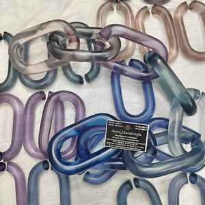 Chaîne murale en résine de conception moderne faite à la main, accents muraux, article décoratif pour la maison relié personnalisé pour la vente en gros - Product Image 1