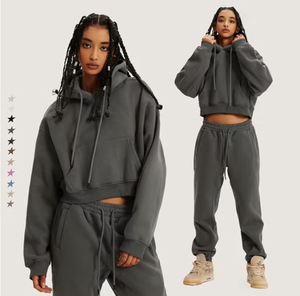 Conjuntos de Sudaderas y Pantalones Deportivos Cortos Y2K Lisos de Alta Calidad al por Mayor para Mujer, Conjuntos Deportivos con Logotipo Personalizado para Mujer - Product Image 6