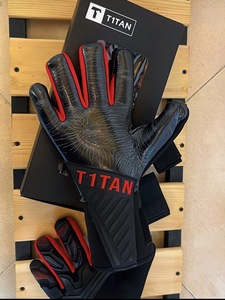 Gants de gardien de but professionnels de haute qualité en latex allemand 4 mm avec fermeture auto-agrippante pour les sports de plein air - Product Image 4