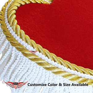 Epaulettes Rojos con Ribete Dorado Trenzado y Flecos Blancos, Diseño de Tela de Lujo - Product Image 4