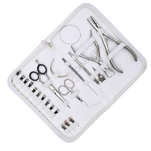 Kit de herramientas todo en uno para extensiones de cabello con aplicador de microanillos, alicates, aguja de enhebrado, gancho de bucle, tijeras de peluquería y alicates para extensiones de cinta. - Product Image 1