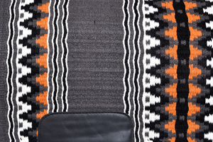 Tapis de Selle de Dressage Équestre Occidental Fait à la Main Dernière Conception Doublure en Tissu de Haute Qualité Taille et Couleur Personnalisables - Product Image 5