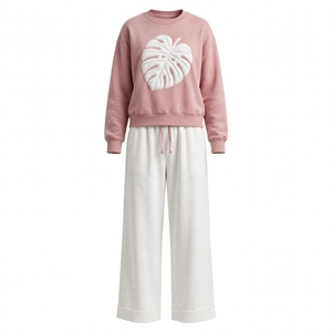 Ensemble décontracté 2 pièces pour femme : Sweat-shirt rose à col en V et pantalon blanc à jambes larges avec applique feuille, taille élastique, coupe ample - Product Image 3