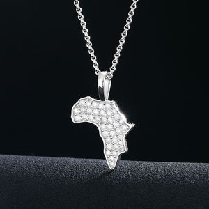 Colgante de mapa de África chapado en oro con incrustaciones de cristal, estilo étnico, regalo de joyería unisex - Product Image 2