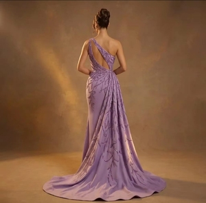 Vestido de Novia Sirena Morado de Satén con Cuello Redondo y Cola Larga, Talla Grande, con Sujetador Incorporado, Estilo Vintage Moderno, Largo hasta el Suelo, Natural - Product Image 6