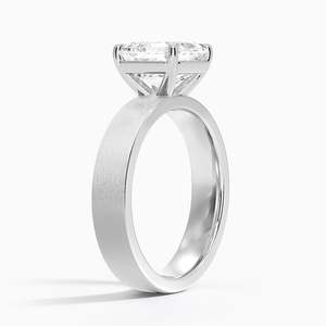 Bague solitaire élégante en or jaune 14 carats avec finition satinée, luxe intemporel et finition satinée de qualité supérieure - Product Image 4