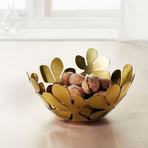 Bol de service en laiton indien authentique poli à la perfection utilisé pour les repas traditionnels ou la décoration intérieure de la maison - Product Image 1