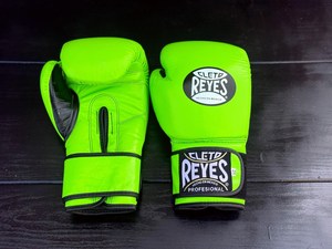 Guantes de Boxeo Estilo Mexicano Personalizados para MMA, Juego de Guantes de Piel de Vacuno de Primera Calidad con Cierre de Gancho y Bucle, Protector Nasal y Protector de Cabeza - Product Image 4