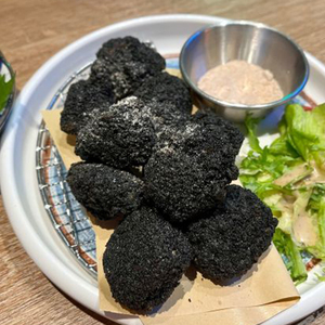 Vente en gros de morceaux de poulet frit croustillant à l'encre de seiche, style coréen, surgelés IQF, prêts à cuisiner, en sachet - Product Image 5