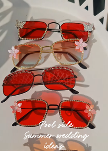 Gafas de sol de mujer con montura metálica de pentagrama y diamantes de imitación, ideales para bodas de verano, fiestas en la piscina, o como detalles de protección solar. - Product Image 5