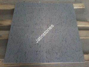 Plan de travail en granit blanc français poli, pierre naturelle pour cuisine et salle de bain, surface élégante et moderne pour une utilisation intérieure. - Product Image 4