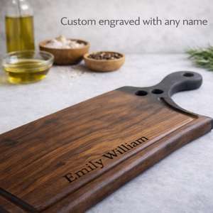 Planche à découper en bois massif fait main avec bord naturel, plateau de service pour fromages, plateau à charcuterie, planche à découper pour apéritifs - Product Image 2