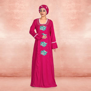 Caftán Modesto Bordado en Rayón con Motivos Decorativos para Eid, Cuello Redondo, Mangas Acampanadas, Silueta Larga Hasta el Suelo - Product Image 5