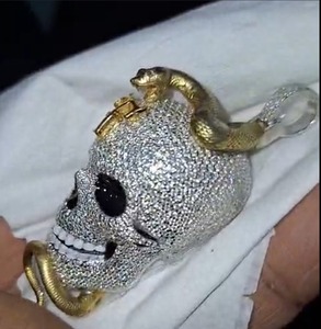 Colgante de Calavera Redonda Iced Out de Plata 925 Bañado en Oro de 14K con Moissanita, Amuleto de Serpiente Dorada y Letra T, Joyería Hip Hop para Hombre, Regalo para Fiesta - Product Image 6