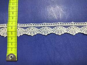 Dentelle de haute qualité en nylon/organza blanc, bordure festonnée brodée (nouvelle collection), dentelle transparente à bordure échelle (nouvelle collection) - Product Image 2