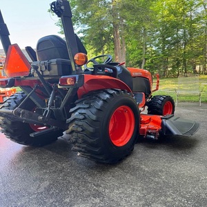 Tracteur compact Kubota B2301 avec chargeur frontal, 4 roues motrices, tracteur utilitaire agricole pour travaux sur le terrain - Product Image 5