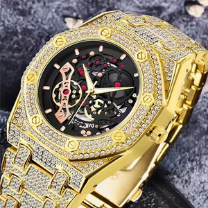 Reloj Unisex Premium de Moissanita y Cuarzo con Correa de Acero Inoxidable, Diseño de Lujo HipHop, Totalmente Iced Bling con Puntero - Product Image 4