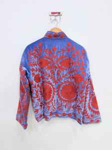 Veste en velours bleu Suzani, veste brodée, veste d'hiver, tenue de festival, veste pour femme, veste florale kashmiri, manteau court Suzani - Product Image 2