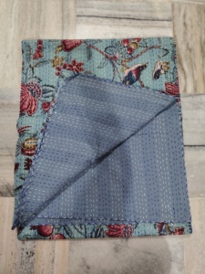 Mantel de algodón con estampado floral, diseño azul, rojo y dorado, textil decorativo para el hogar, regalo para ella - Product Image 3