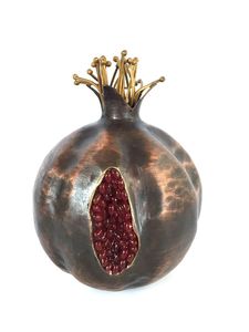 Wholesale Price Pomegranate Sculpture On Black Base Luxury Fruit Statue Modern <b>Table</b> Decor Home Office Accent Art Piece - Product Image 6