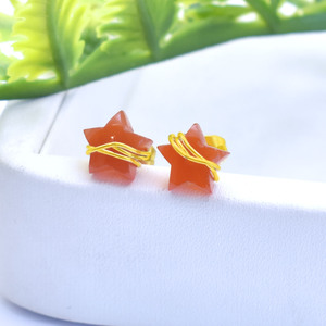 Boucles d'oreilles étoile en cornaline, plaquées or, enroulées de fil, bijoux célestes faits à la main, cadeau pour la Saint-Valentin - Product Image 5