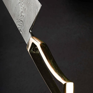 Couteau de Chef de Cuisine en Acier Damas Fait Main de Qualité Supérieure, Manche Ergonomique, Étui en Cuir Écologique, Compatible Lave-Vaisselle - Product Image 4