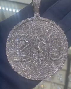 Colgante Redondo Personalizado con Letra, Plata de Ley 925, Moissanita VVS, Corte Baguette, Diamante, Joyería de Lujo Estilo Hip Hop para Uso Unisex - Product Image 3