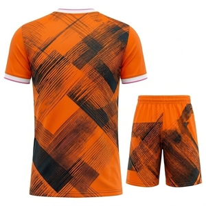 Maillot de football personnalisé avec transfert thermique et short assorti, en polyester respirant, tenue d'équipe, fabrication OEM, toutes saisons - Product Image 2