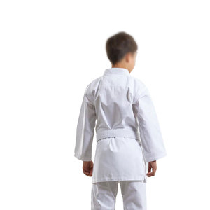 Tenue d'arts martiaux professionnelle Solid Trader, design élégant, en coton fin, pour entraînement actif, cours et compétitions de Judo et de Karaté. - Product Image 5