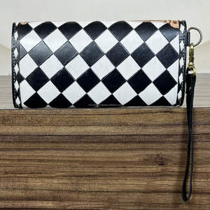 Pochette en cuir de vachette premium à motif damier et gravures, avec dragonne, motif floral, fermeture éclair et porte-cartes multiples pour femme - Product Image 5