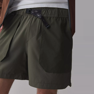 Shorts de sport décontractés pour hommes, fabriqués au Pakistan, en toile, coupe personnalisée, coupe-vent, taille haute, avec cordon de serrage et poches. - Product Image 5