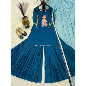 Hermoso Conjunto de Traje de Satén para Fiesta con Bordes Elegantes, Menos Trabajo Requerido - Product Image 1