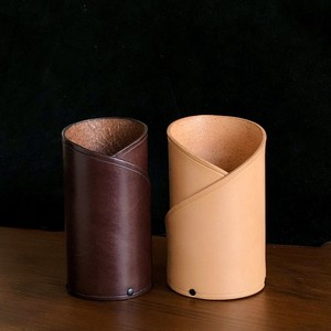 Accessoires de coupe à dés formelle en cuir véritable 100% fait main, marron clair, avec logo personnalisé, de conception haut de gamme pour les professionnels - Product Image 3