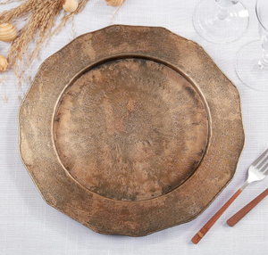 Elegante Bandeja de Servir Marroquí de Metal Martillado con Borde Festoneado, Acabado Dorado, Vajilla Decorativa de Estilo Marroquí, Bandeja para Servir Alimentos - Product Image 5