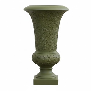 Urne de jardin classique en résine avec sculpture florale, vase extérieur vert pour fleurs ou plantes vertes, urnes de jardin faites à la main - Product Image 1