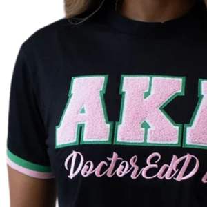 T-shirt AKA Black Doctoredd It pour femme, avec logo en chenille, en coton de qualité supérieure, décontracté, élégant, à porter au quotidien - Product Image 5