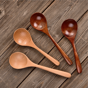 Ensemble de cuillères de mariage et à salade de luxe, style européen classique, en résine et bois, plaqué or, à long manche, moderne et élégant, couleur personnalisable - Product Image 1