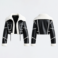 Veste en similicuir noir personnalisée avec col et poignets en fourrure de mouton blanche, coupe courte, style motard, vêtement d'extérieur pour femme