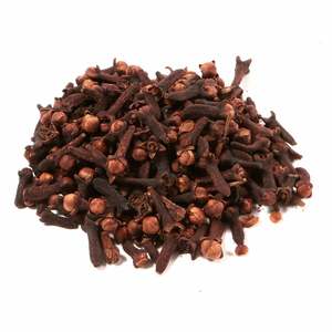 Clous de girofle récoltés à la ferme, clous de girofle sélectionnés pour les ingrédients alimentaires, l'emballage et les lignes de produits à base de plantes naturelles de qualité supérieure - Product Image 1