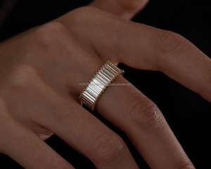 Arin/Oro de 18K/14K con diamantes naturales certificados GIA/IGI modernos, o diseños personalizados con anillos de diamantes MOQ bajos - Product Image 1