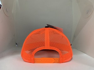 Gorra Trucker Premium de 6 Paneles con Visera Curva, Negra, Mezcla de Algodón, Parte Trasera de Malla Naranja con Cierre a Presión, Venta al Por Mayor OEM - Product Image 4