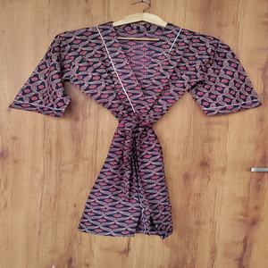 Nuevo Kimono de Algodón Azul Talla Grande, Ropa de Estar por Casa con Estampado Floral Hecho a Mano, Disponible a Precio de Mayoreo - Product Image 1