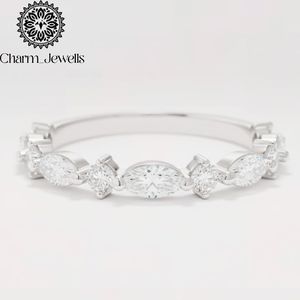 Bague de fiançailles classique pour femme en moissanite taille coussin, plaqué or 18 carats, sertie à griffes, base en argent - Product Image 3