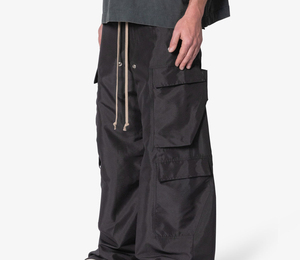 Pantalon cargo noir pour homme avec plusieurs poches, taille élastique avec cordon de serrage, style décontracté, tissu en toile de poids moyen - Product Image 4