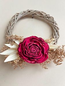 Corona de metal rústica hecha a mano con flores secas y rosas rosadas, decoración de pared redonda, sin iluminación, arte artesanal. - Product Image 5