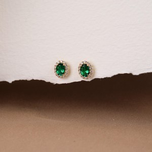 Moissanite 2CT Green <b>Emerald</b> Oval Cut <b>Stud</b> Classic Earrings Gold Plated Rhodium with 925 Silver for Women's Charm Gift For Party - Product Image 4
