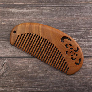 Peigne à cheveux religieux artisanal en bois à dents fines, écologique, pour la douche à domicile, les cheveux bouclés mouillés, le massage et les soins de la barbe - Product Image 2