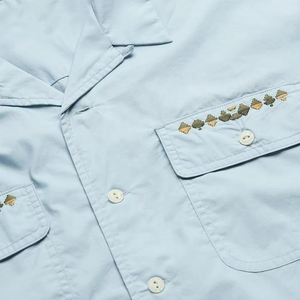 Camisa de Manga Corta Personalizada de Alta Calidad para Hombre, Diseño Bordado en Tela de Velour con Nylon en Toda la Superficie - Product Image 3